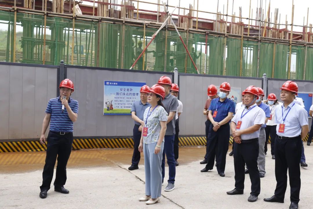 走项目、进工地、察实情！区人大常委会视察全区重点项目建设工作，教育软件技术备受关注